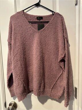 Lightweight V-Neck Sweater in Dusty Mauve